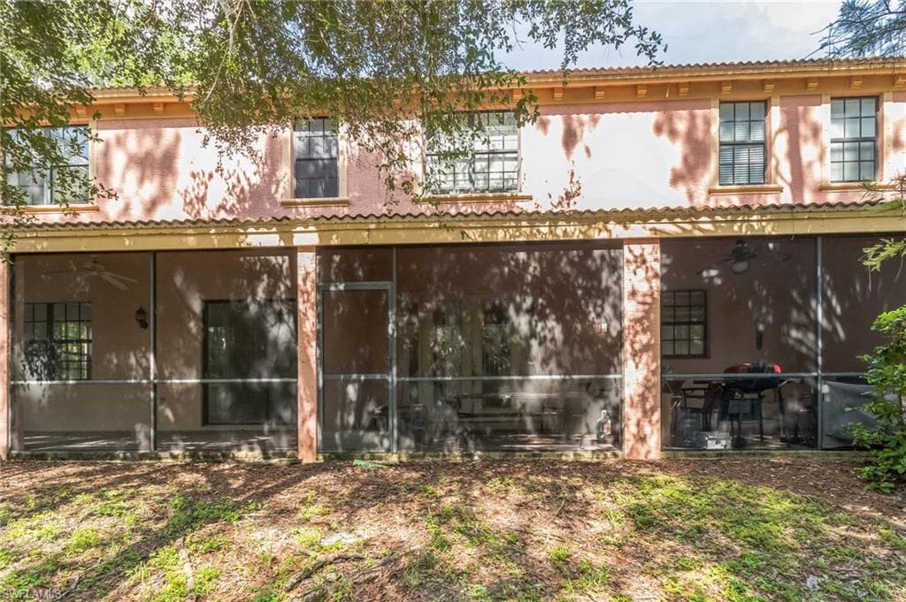7666 Bristol Cir, Naples, FL 34120-6