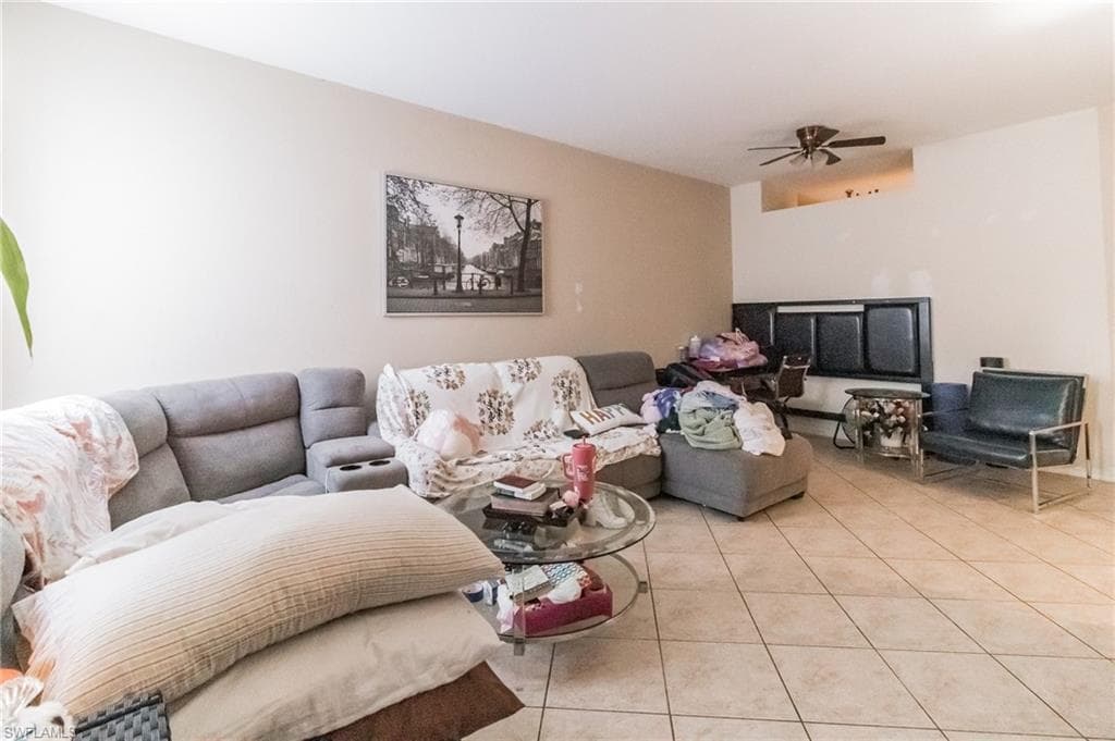 7666 Bristol Cir, Naples, FL 34120-7
