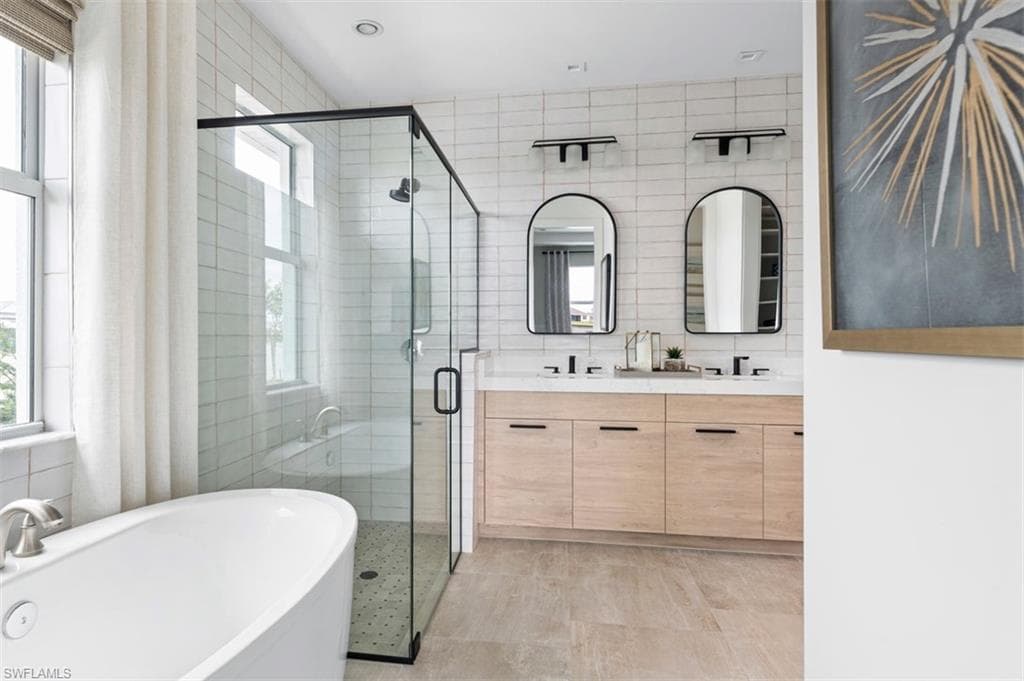 8767 Oceana Way, Naples, FL 34114-9