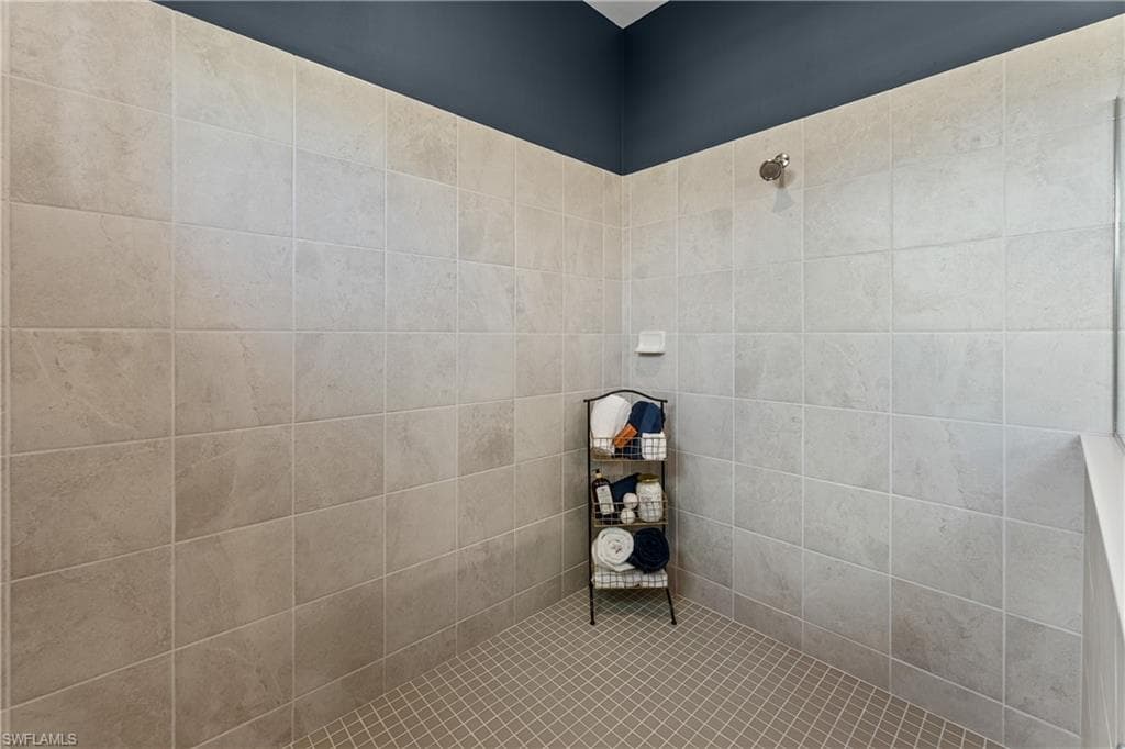3326 1st St, Cape Coral, FL 33993-39