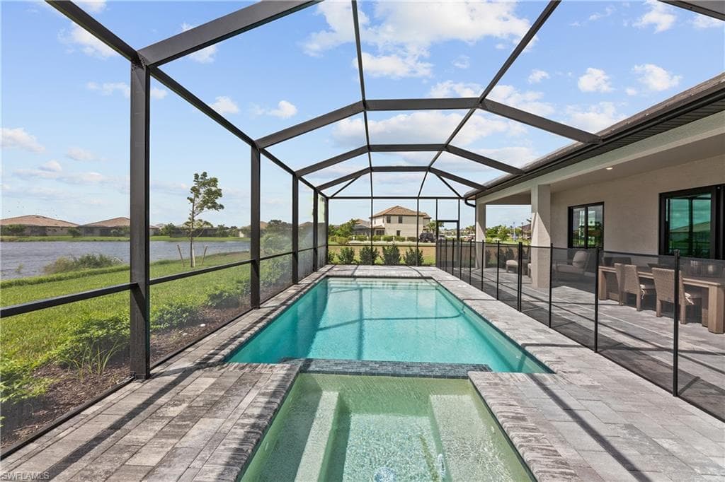 3326 1st St, Cape Coral, FL 33993-45