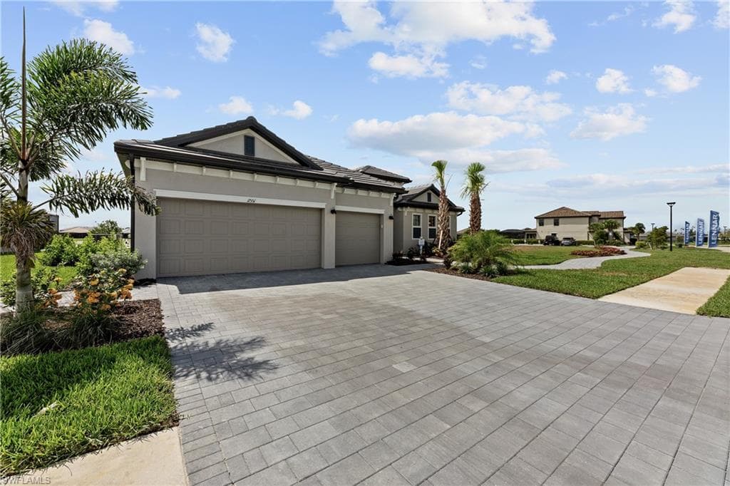 3326 1st St, Cape Coral, FL 33993-46