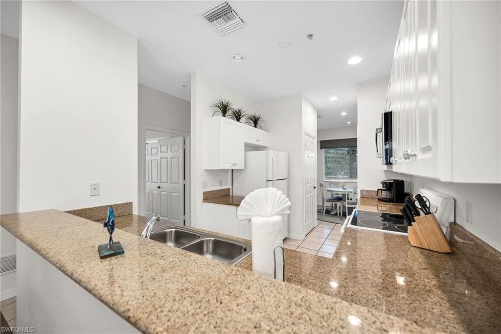 7930 Mahogany Run Ln 826, Naples, FL 34113-12