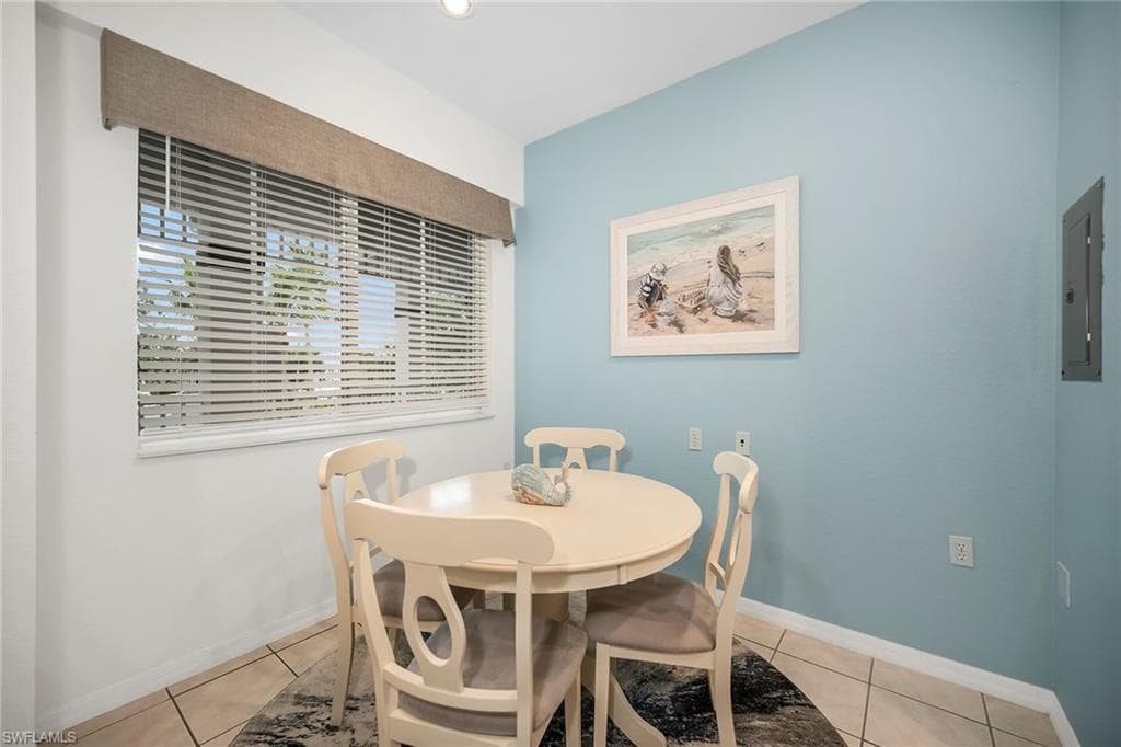 7930 Mahogany Run Ln 826, Naples, FL 34113-15