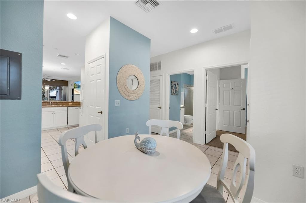 7930 Mahogany Run Ln 826, Naples, FL 34113-16