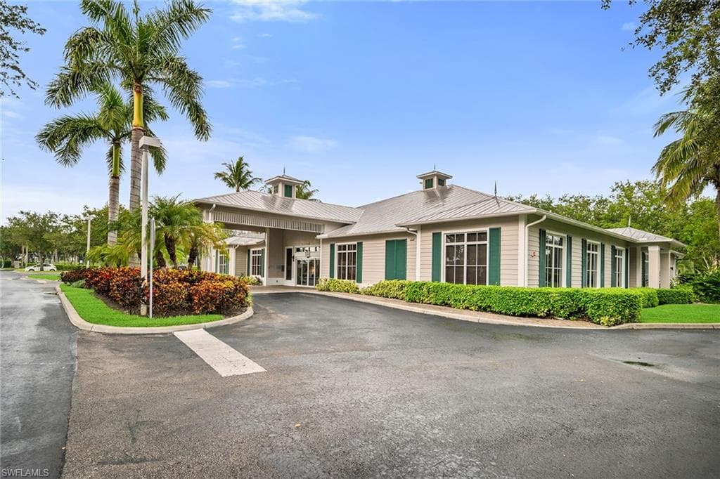 7930 Mahogany Run Ln 826, Naples, FL 34113-33