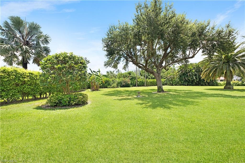 2329 Heritage Greens Dr, Naples, FL 34119-18