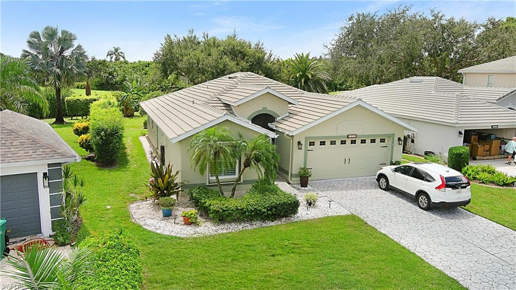 2329 Heritage Greens Dr, Naples, FL 34119-19