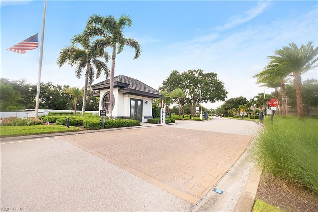 2329 Heritage Greens Dr, Naples, FL 34119-27