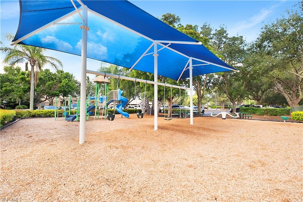 2329 Heritage Greens Dr, Naples, FL 34119-29