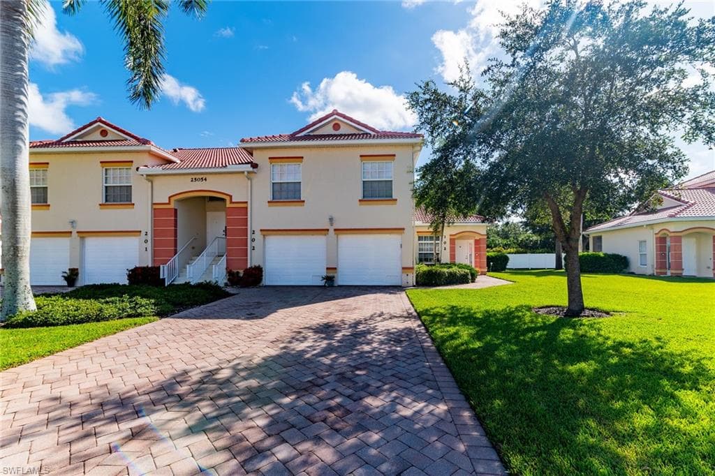 25054 Peacock Ln 102, Naples, FL 34114-3