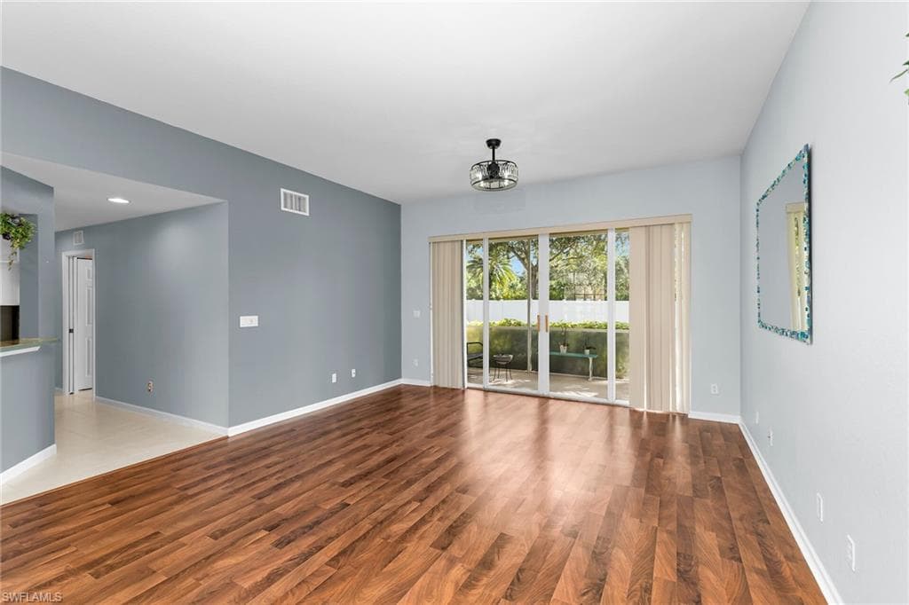 25054 Peacock Ln 102, Naples, FL 34114-7