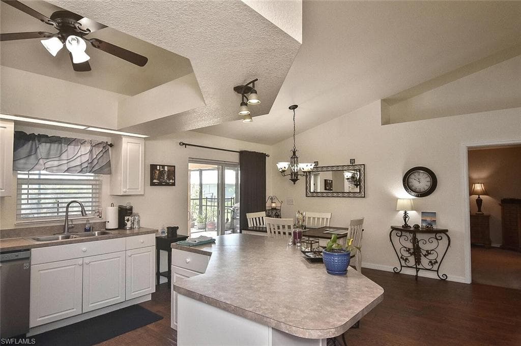 425 20th Pl, Cape Coral, FL 33993-13