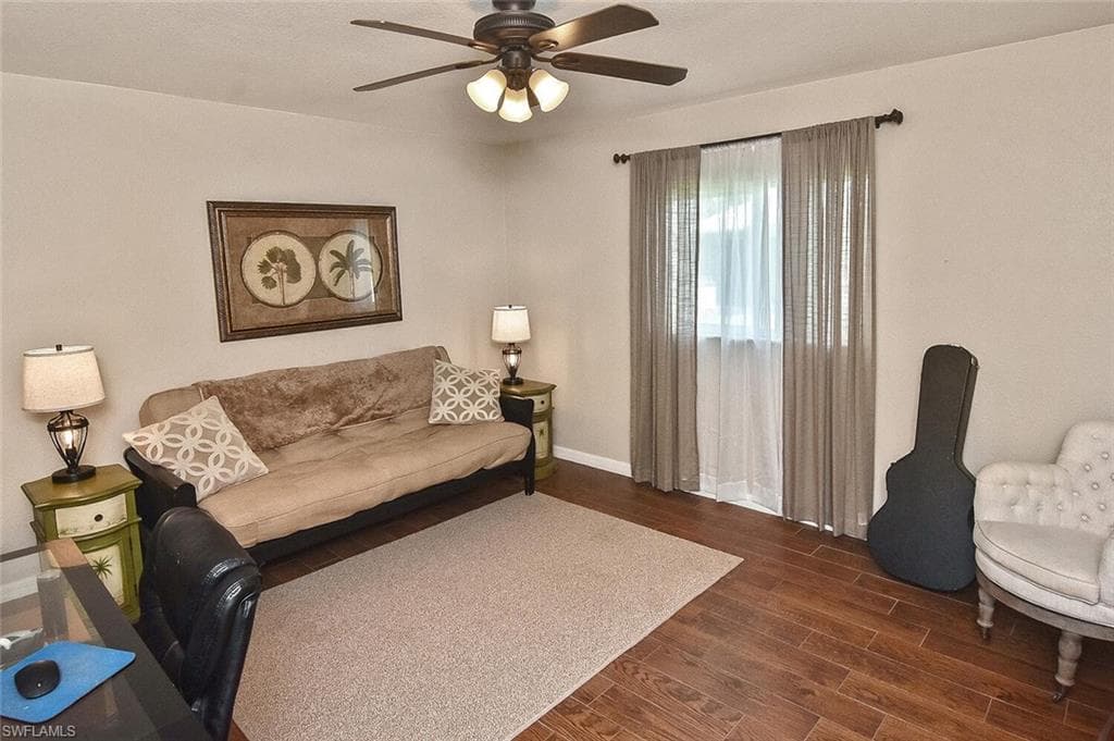 425 20th Pl, Cape Coral, FL 33993-26