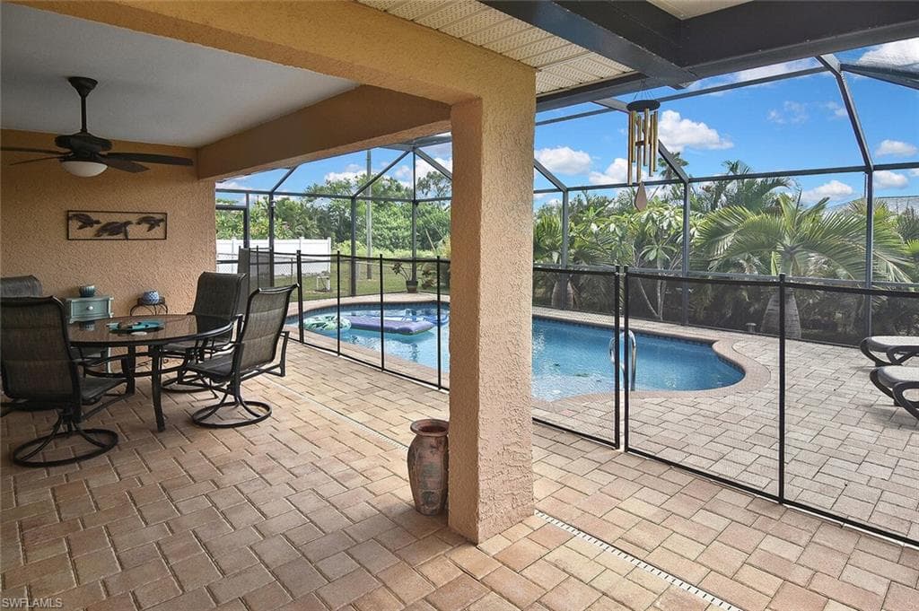 425 20th Pl, Cape Coral, FL 33993-2
