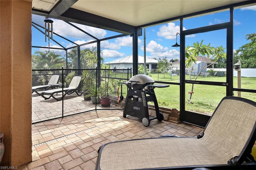 425 20th Pl, Cape Coral, FL 33993-36