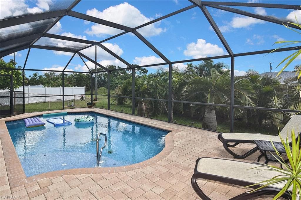 425 20th Pl, Cape Coral, FL 33993-38
