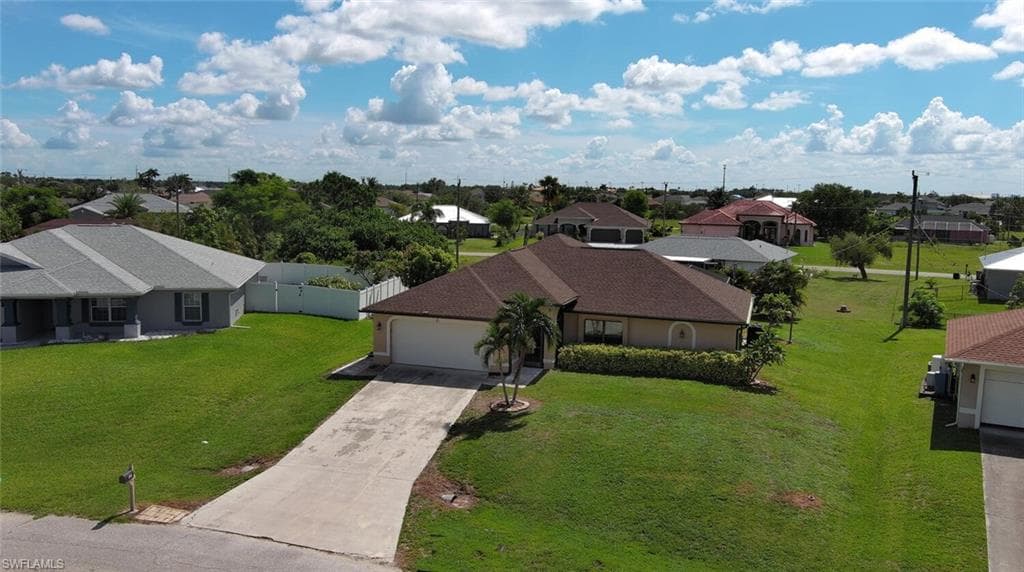425 20th Pl, Cape Coral, FL 33993-4