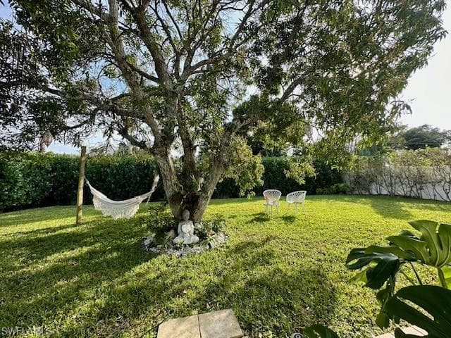 1282 Illinois Dr, Naples, FL 34103-27