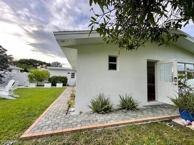 1282 Illinois Dr, Naples, FL 34103-28