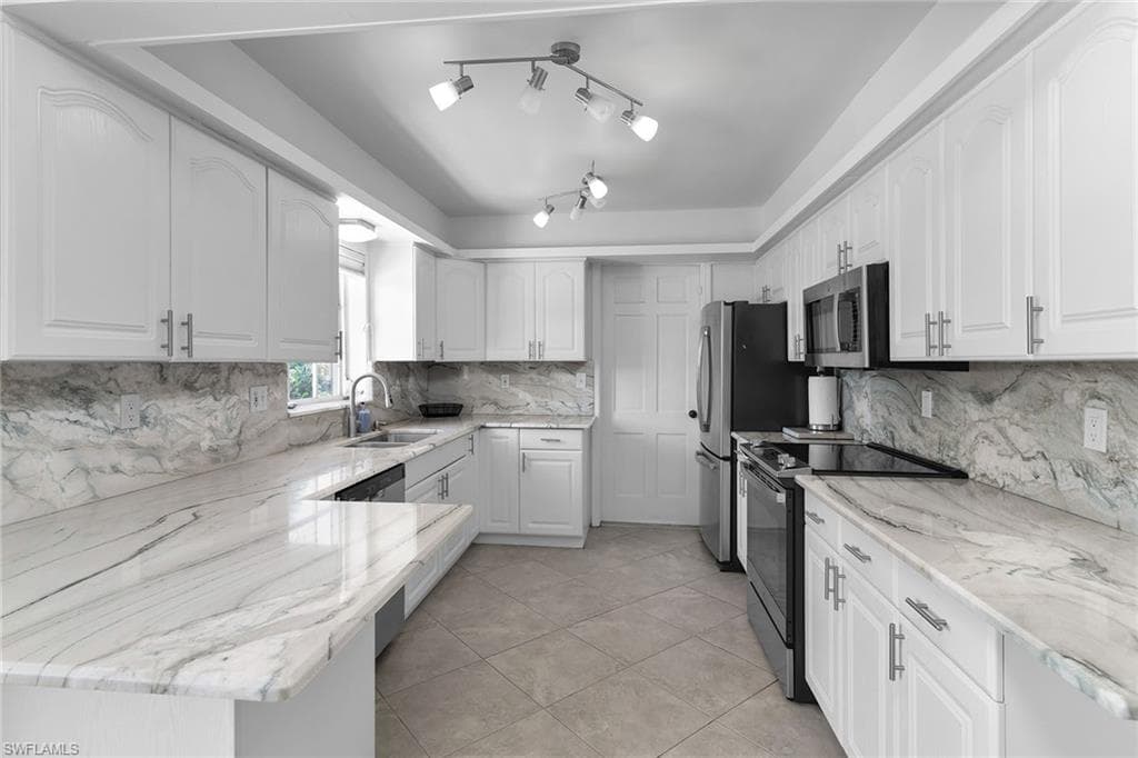 459 Echo Cir, Marco Island, FL 34145-12