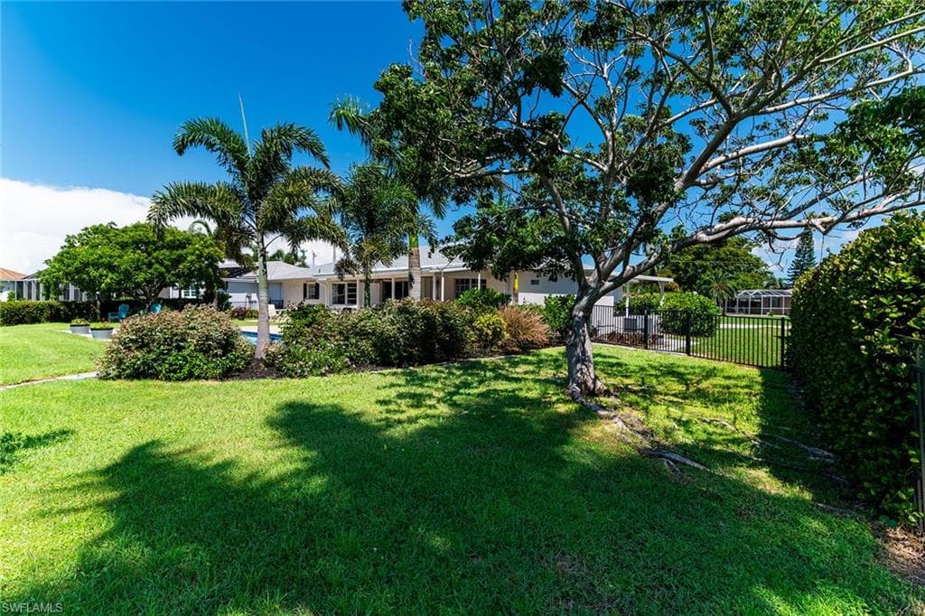 459 Echo Cir, Marco Island, FL 34145-34