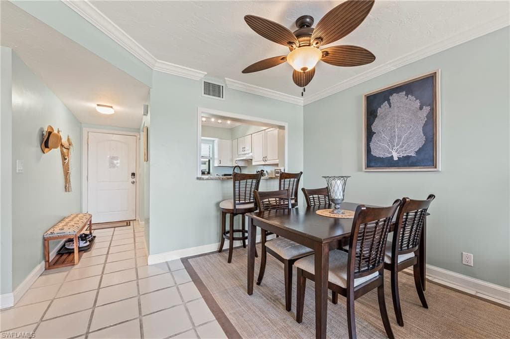 803 River Point Dr 306b, Naples, FL 34102-3