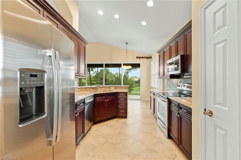 6689 Alden Woods Cir 202, Naples, FL 34113-20