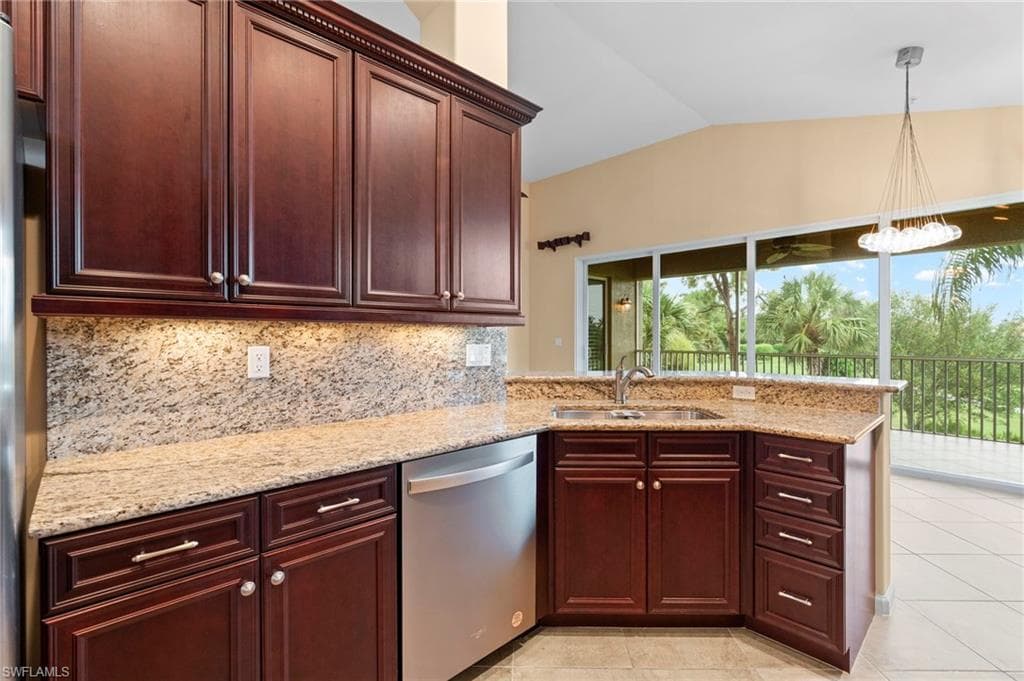 6689 Alden Woods Cir 202, Naples, FL 34113-22