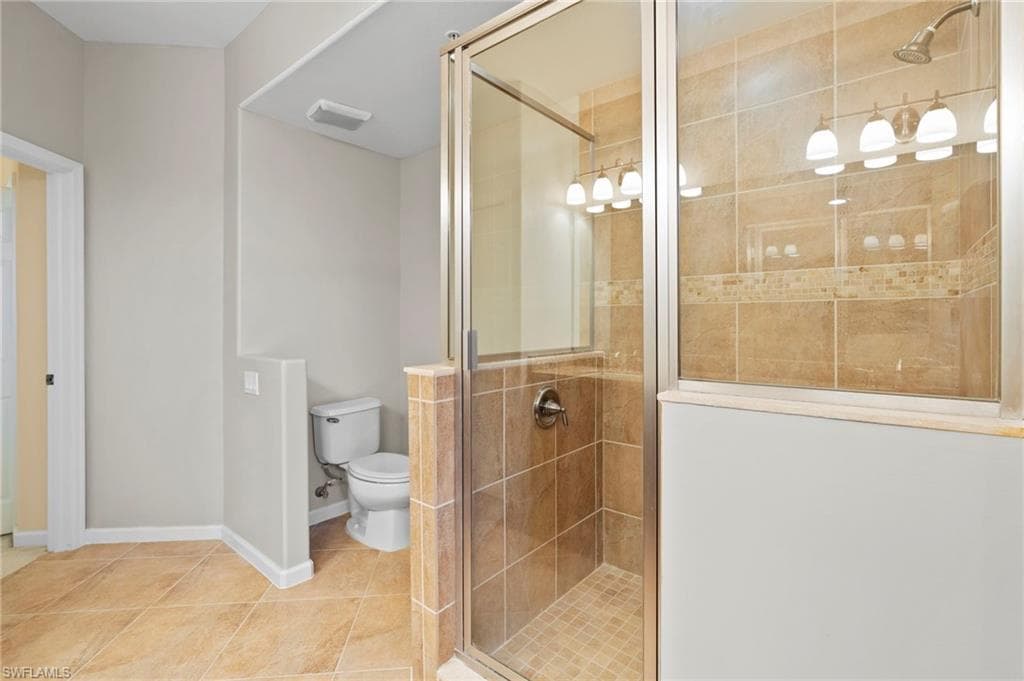 6689 Alden Woods Cir 202, Naples, FL 34113-27