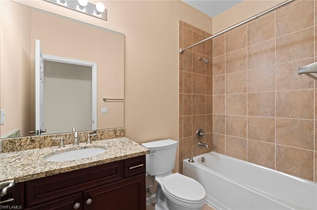 6689 Alden Woods Cir 202, Naples, FL 34113-29