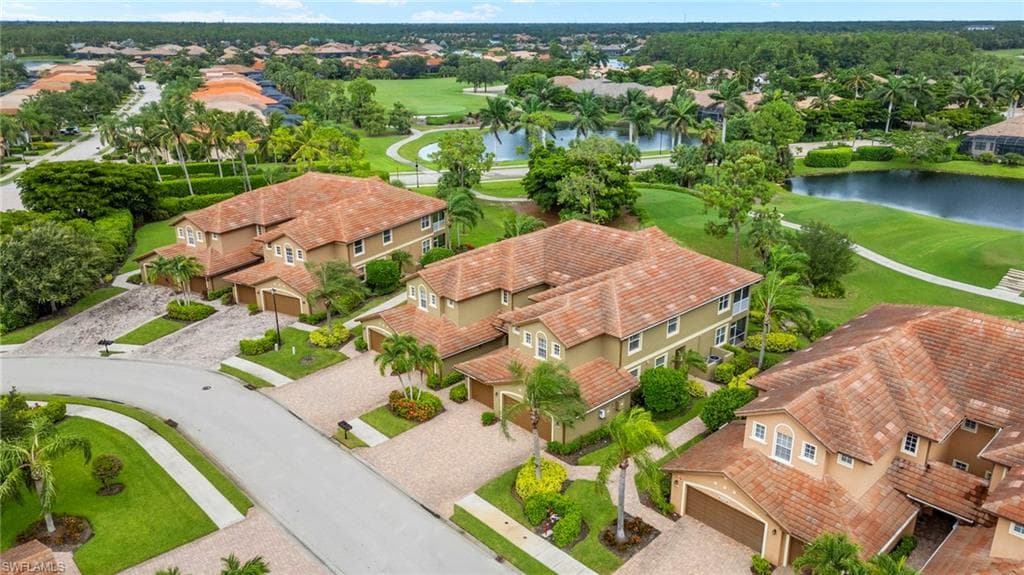 6689 Alden Woods Cir 202, Naples, FL 34113-33