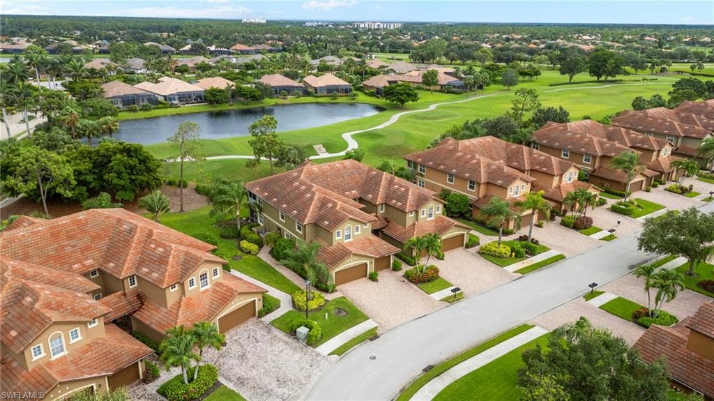 6689 Alden Woods Cir 202, Naples, FL 34113-34