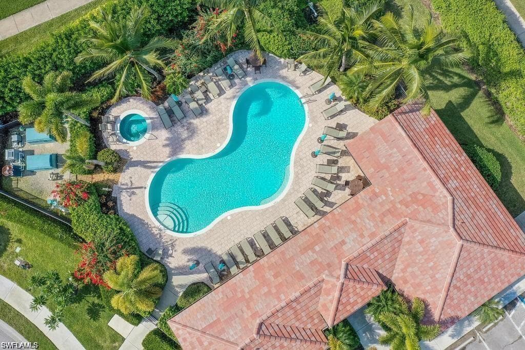 6689 Alden Woods Cir 202, Naples, FL 34113-36