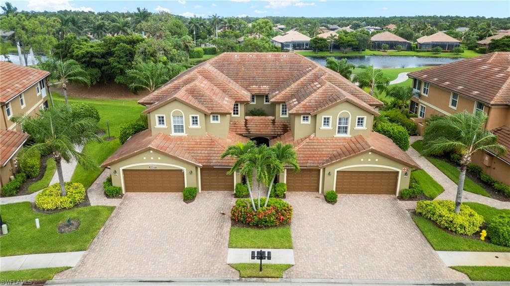 6689 Alden Woods Cir 202, Naples, FL 34113-4