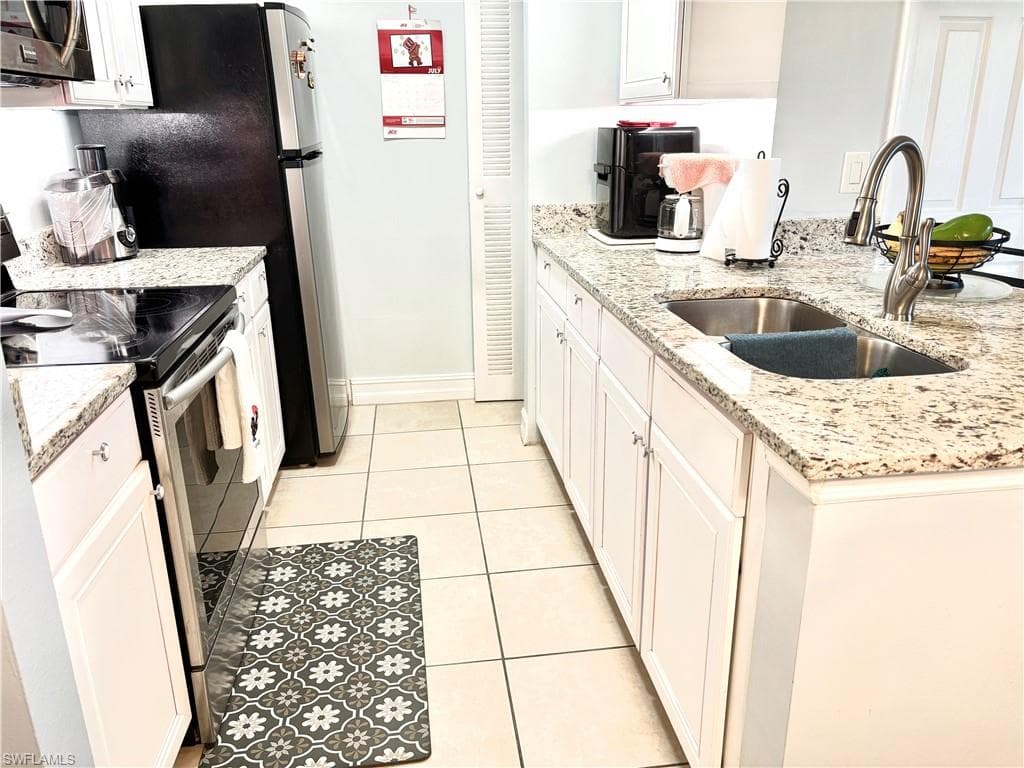 150 Santa Clara Dr 150, Naples, FL 34104-9