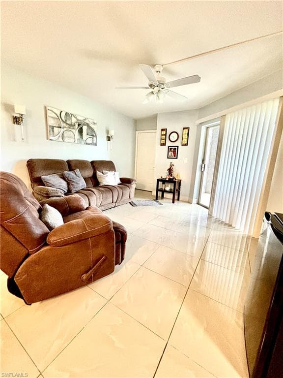 150 Santa Clara Dr 150, Naples, FL 34104-1