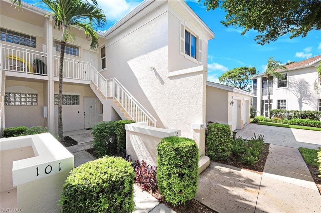 9630 Village View Blvd 202, Bonita Springs, FL 34135-27