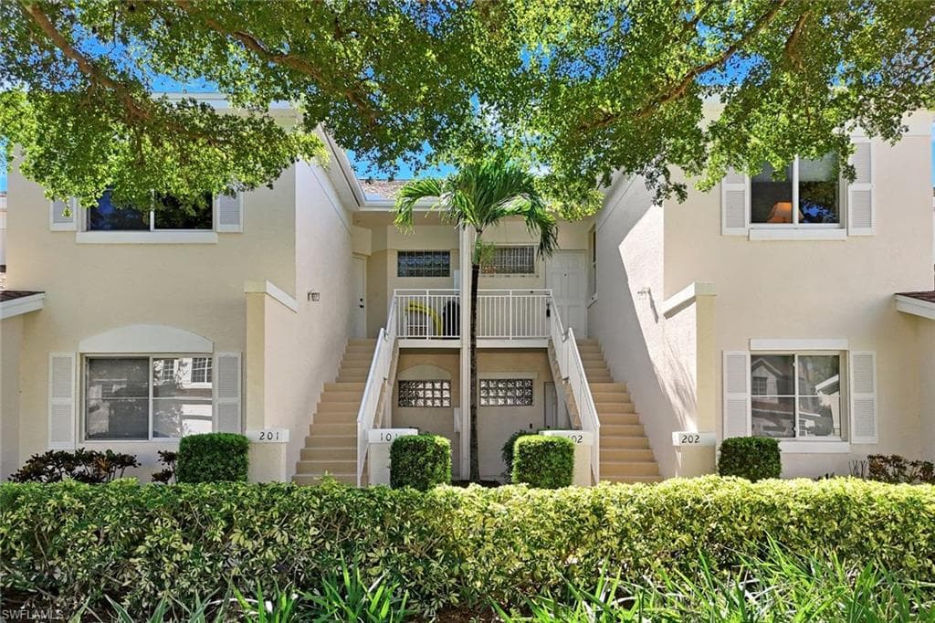 9630 Village View Blvd 202, Bonita Springs, FL 34135-28