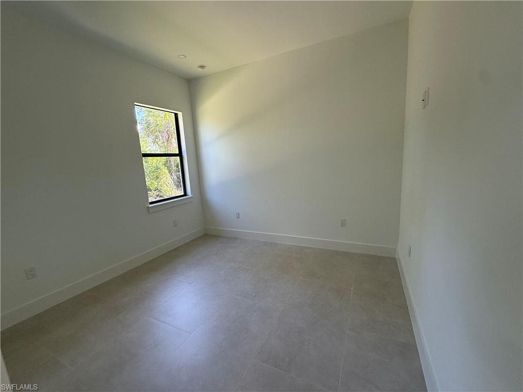 3224 37th Ave NE, Naples, FL 34120-12
