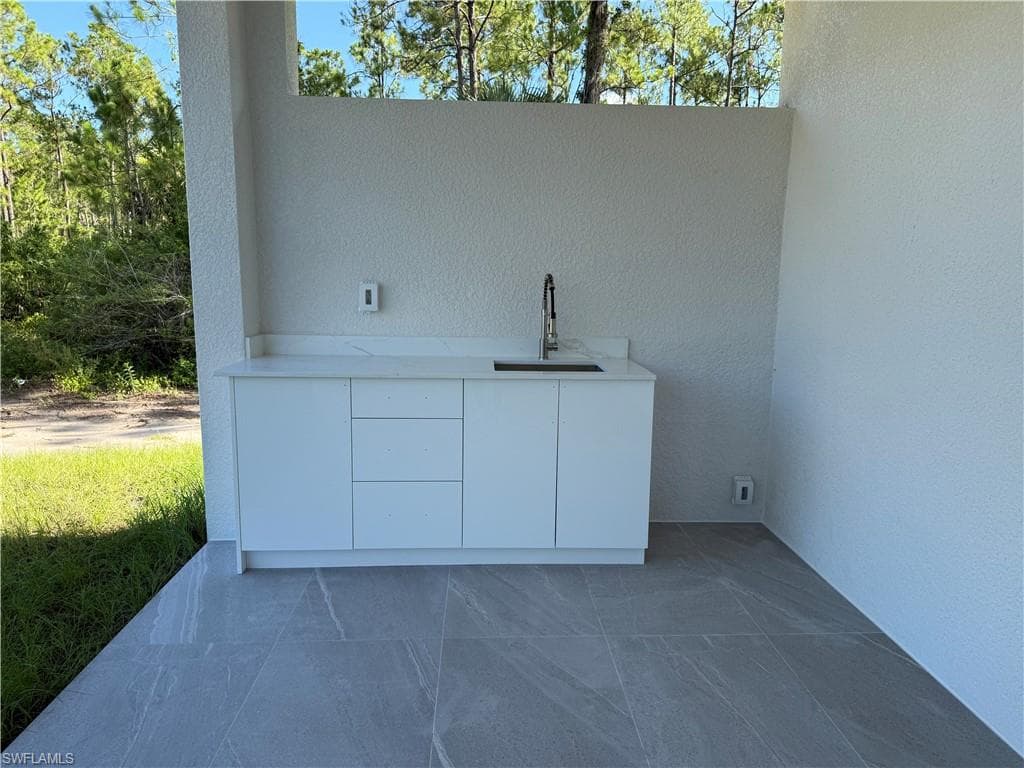 3224 37th Ave NE, Naples, FL 34120-16
