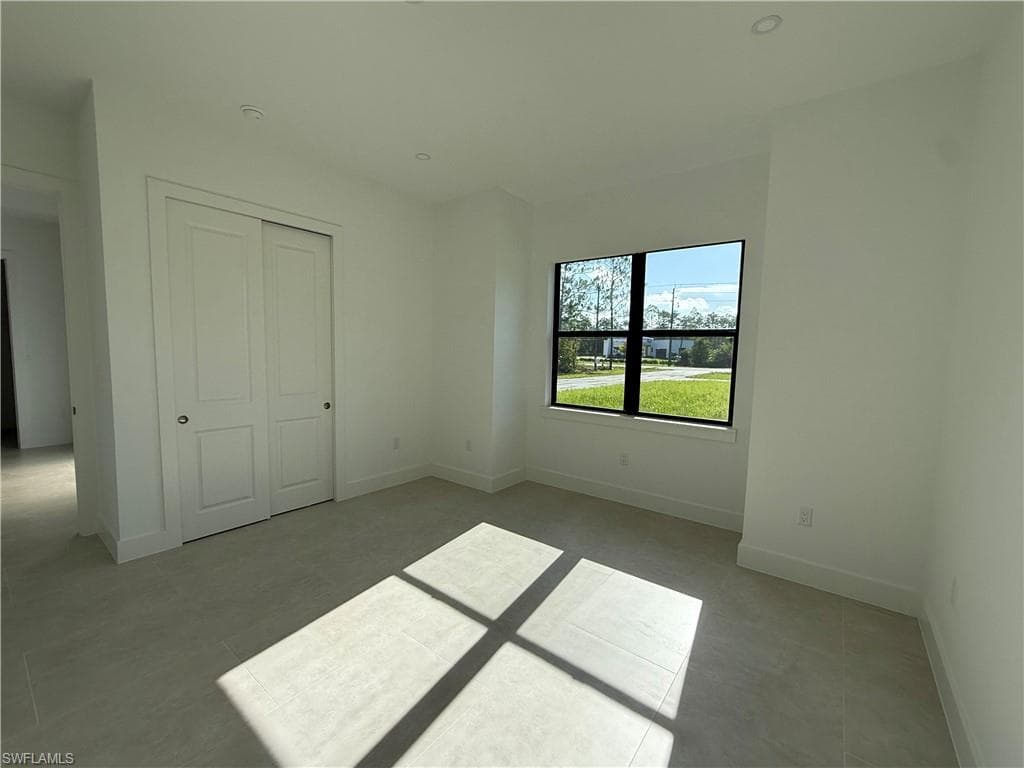 3224 37th Ave NE, Naples, FL 34120-6