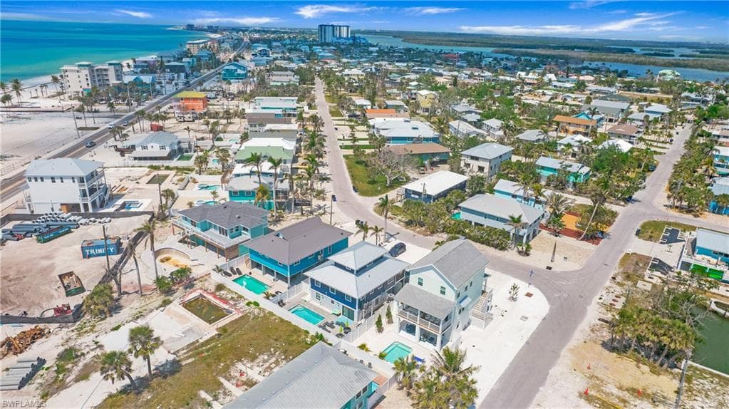 289 Lazy Way, Fort Myers Beach, FL 33931-43