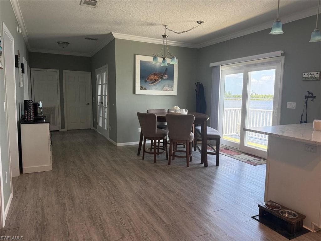 4835 Riverside Dr, Fort Myers, FL 33905-5