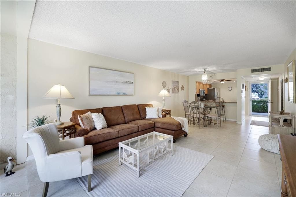 1086 Forest Lakes Dr 9107, Naples, FL 34105-11