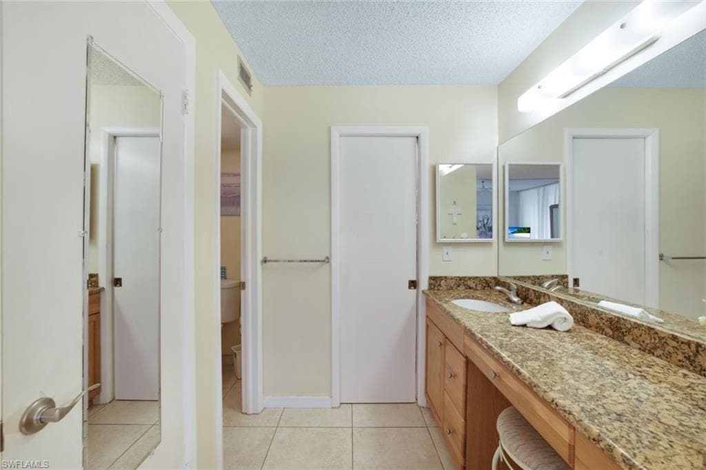 1086 Forest Lakes Dr 9107, Naples, FL 34105-15