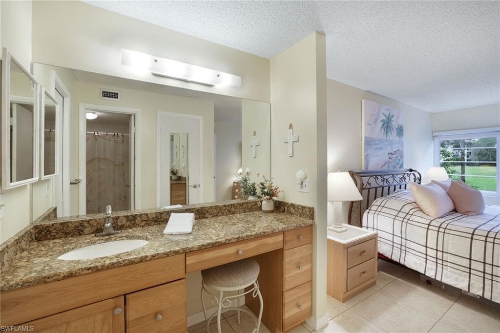 1086 Forest Lakes Dr 9107, Naples, FL 34105-16