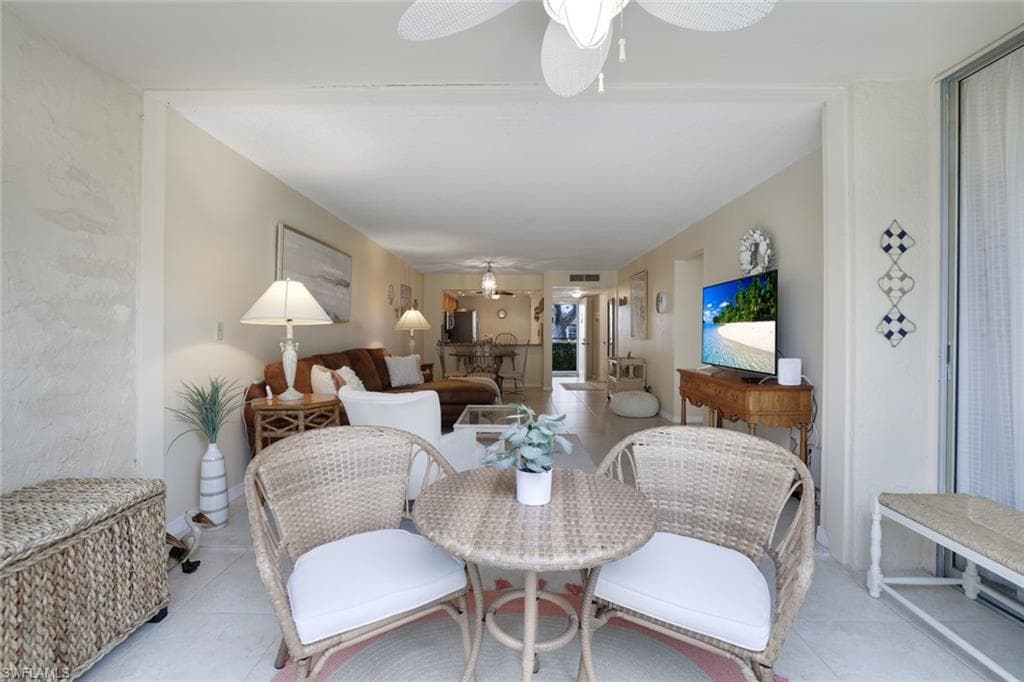 1086 Forest Lakes Dr 9107, Naples, FL 34105-19