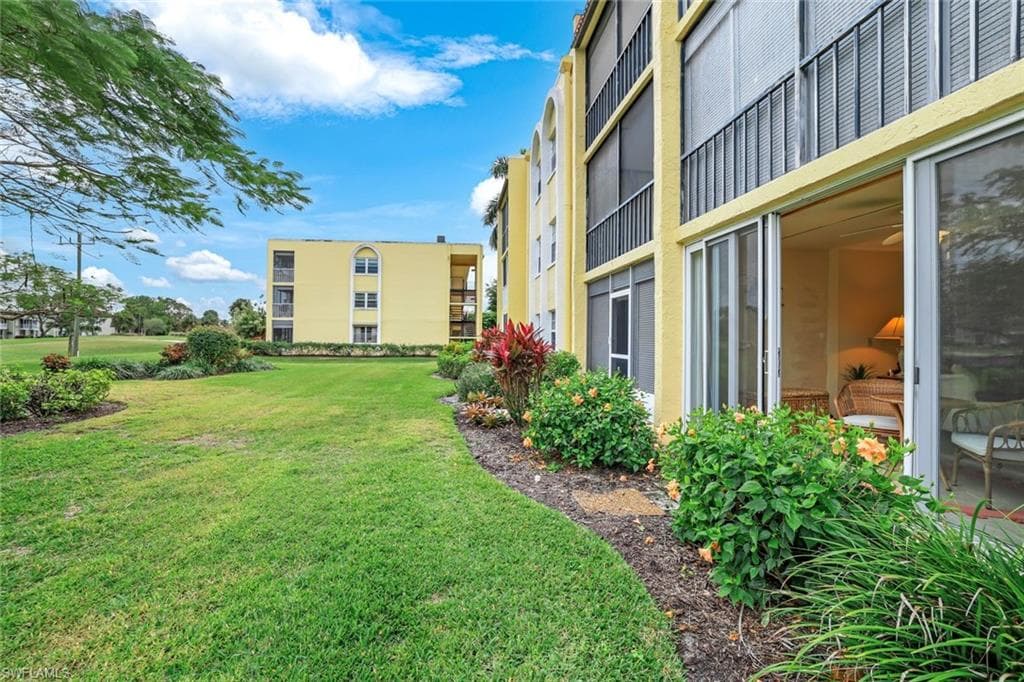 1086 Forest Lakes Dr 9107, Naples, FL 34105-20