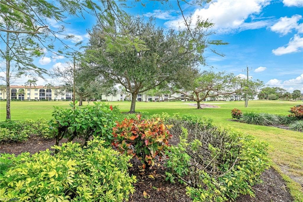 1086 Forest Lakes Dr 9107, Naples, FL 34105-22